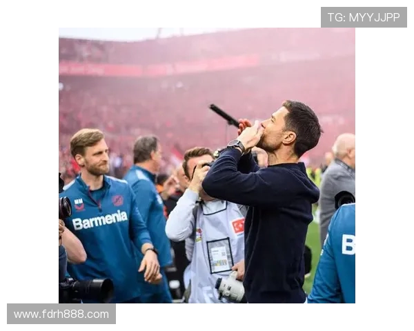 德甲球队降级后球员情绪与场面真实记录